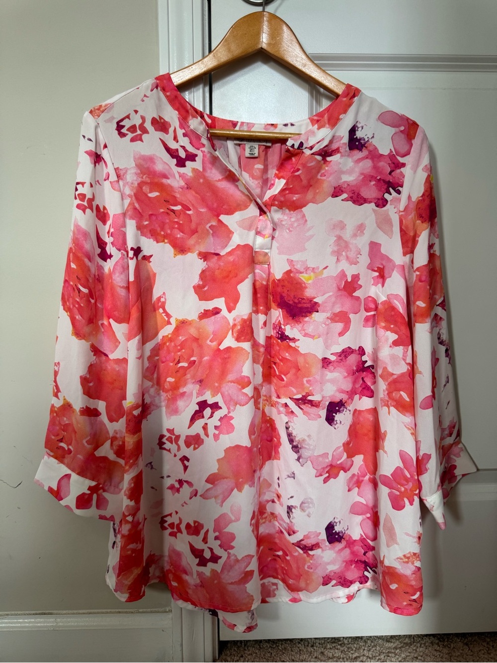 Lila Rose large pink orange floral 3/4 sleeve blouse